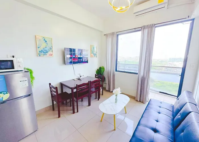 Center Near Mall Big 2 Bedroom 2 Restroom View Family-friendly Shore 2 Tower 1 Apartment *